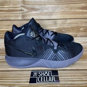 Nike Mens 10 Kyrie Flytrap Basketball Shoes AA7071-011 Black-Gray